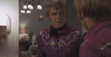 午夜牛郎,都市夜生活背后的温情故事  第3张